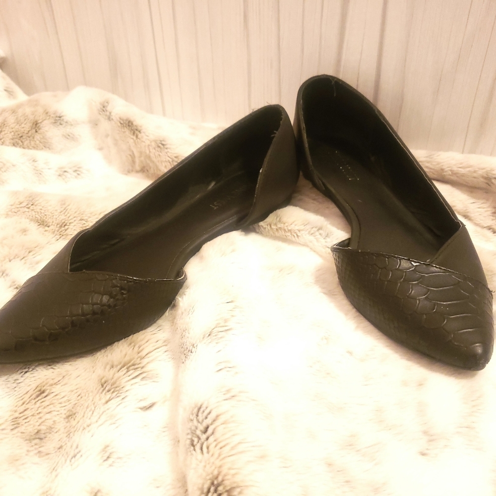Nine West Navy Flats